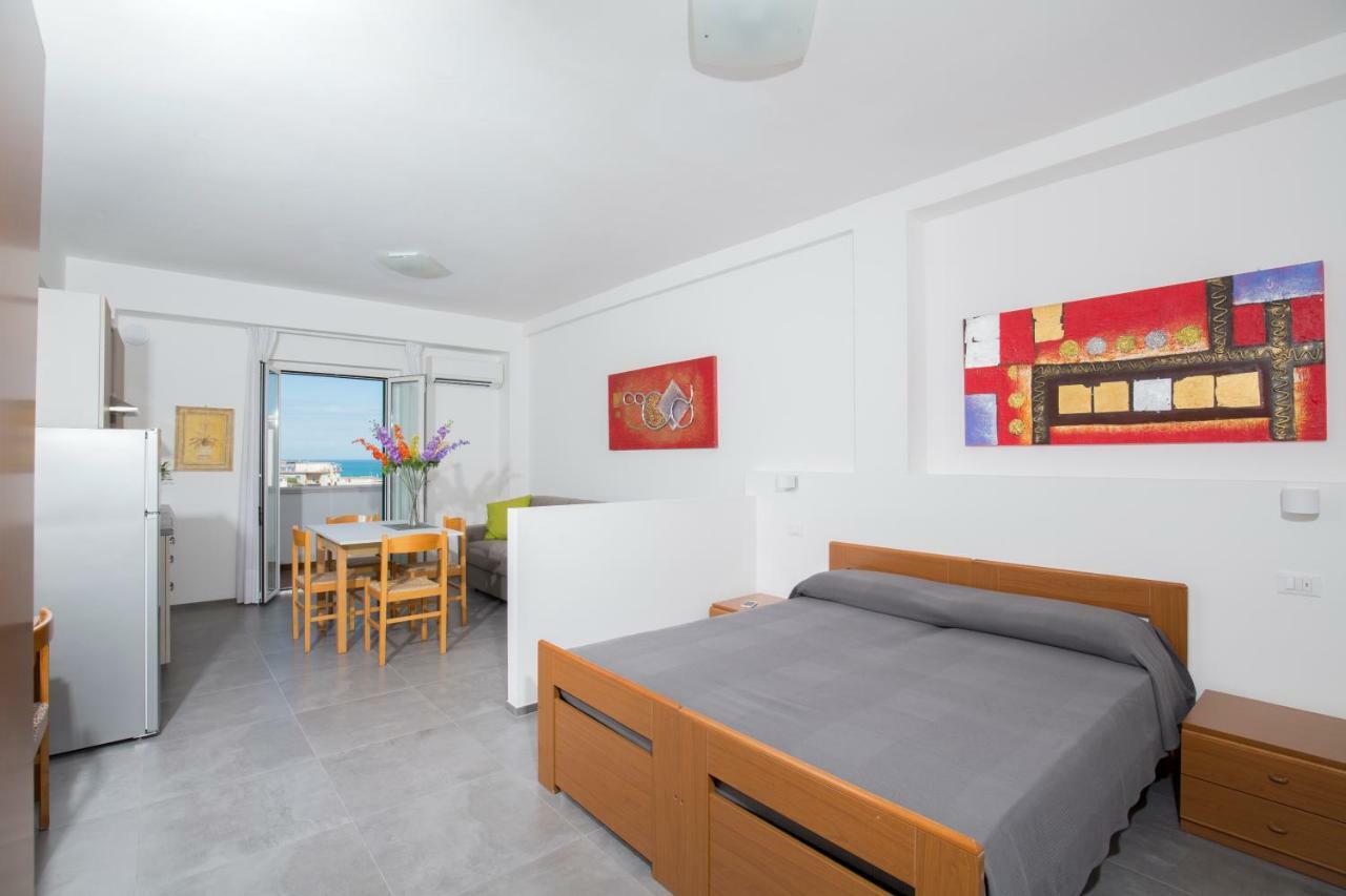 Апарт отель Svevo Sea House Вьесте Экстерьер фото
