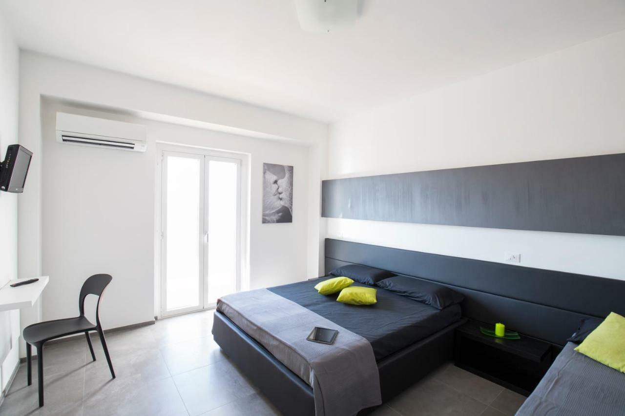 Апарт отель Svevo Sea House Вьесте Экстерьер фото
