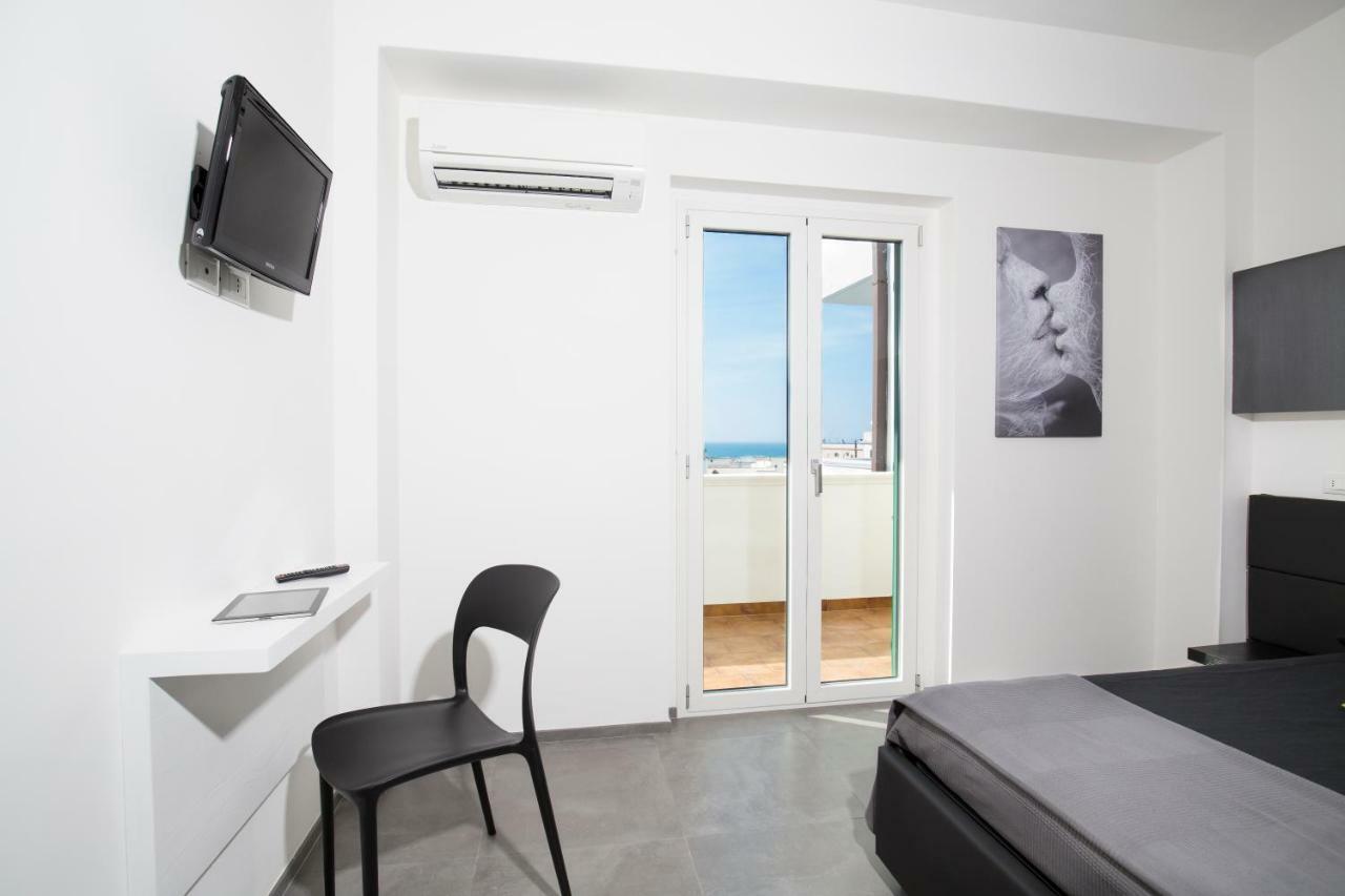 Апарт отель Svevo Sea House Вьесте Экстерьер фото