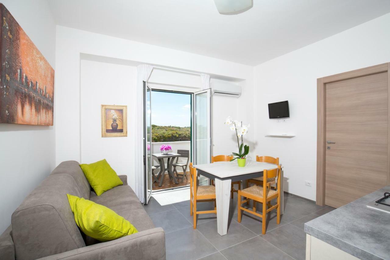 Апарт отель Svevo Sea House Вьесте Экстерьер фото